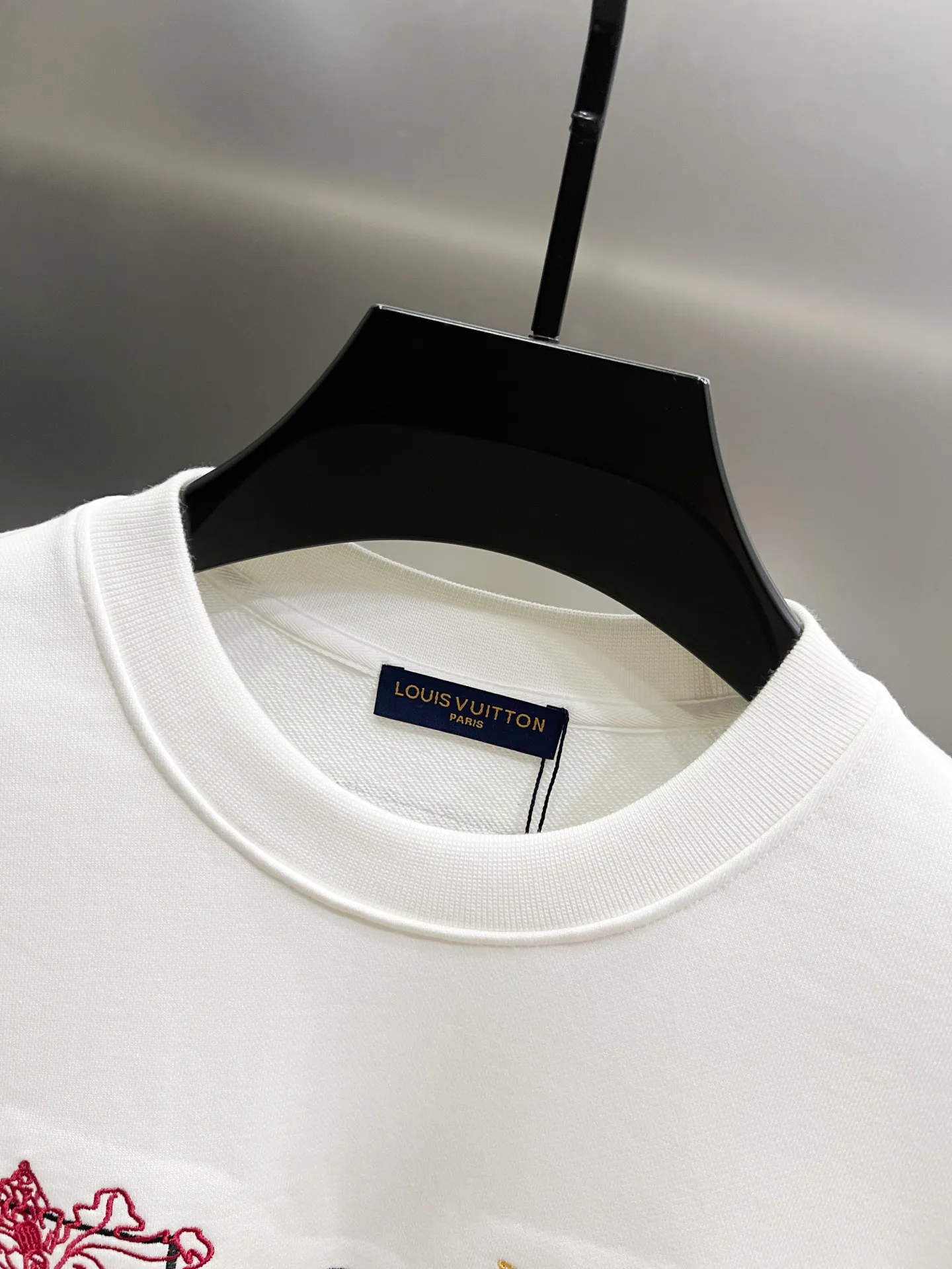 🅿️290 1v Louis* 2025 autumn and winter new style, customized 430g double yarn fabric, round neck long-sleeved sweatshirt, classic three-dimensional embroidery design, high-end version! The same loose version for men and women S M L XL XXL five sizes color black white